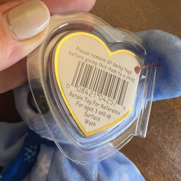 Ty Beanie Baby - 1999 Holiday Teddy the Bear - Style Number #04257 - Picture 9 of 9